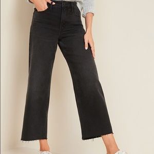 Extra High-Waisted Wide-Leg Cut-Off Black Ankle Jeans